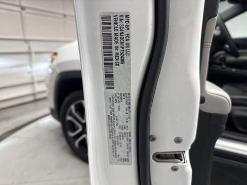 Used 2023 Jeep Compass Limited image 21