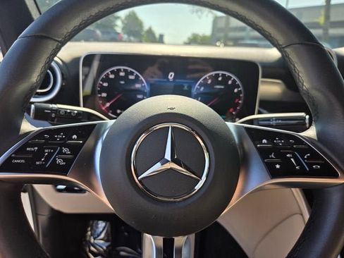 Used 2025 Mercedes-Benz GLC 300 image 21
