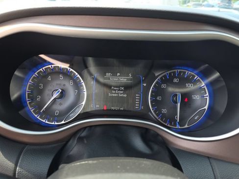 Used 2024 Chrysler Voyager LX FWD image 14