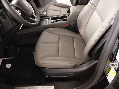 New 2026 Lincoln Corsair Premiere FWD image 12