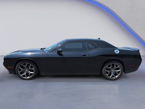 Used 2015 Dodge Challenger SXT w/ Driver Convenience Group RWD image 5