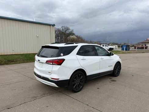 Used 2023 Chevrolet Equinox RS FWD image 3