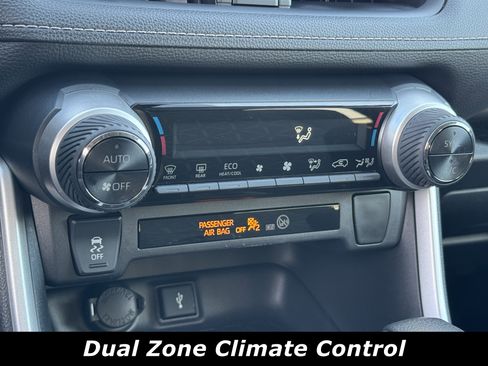 Used 2020 Toyota RAV4 XLE image 10