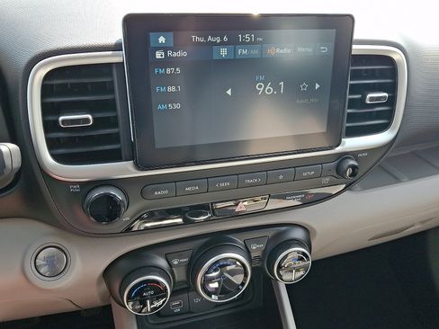 New 2026 Hyundai Venue SEL FWD image 9