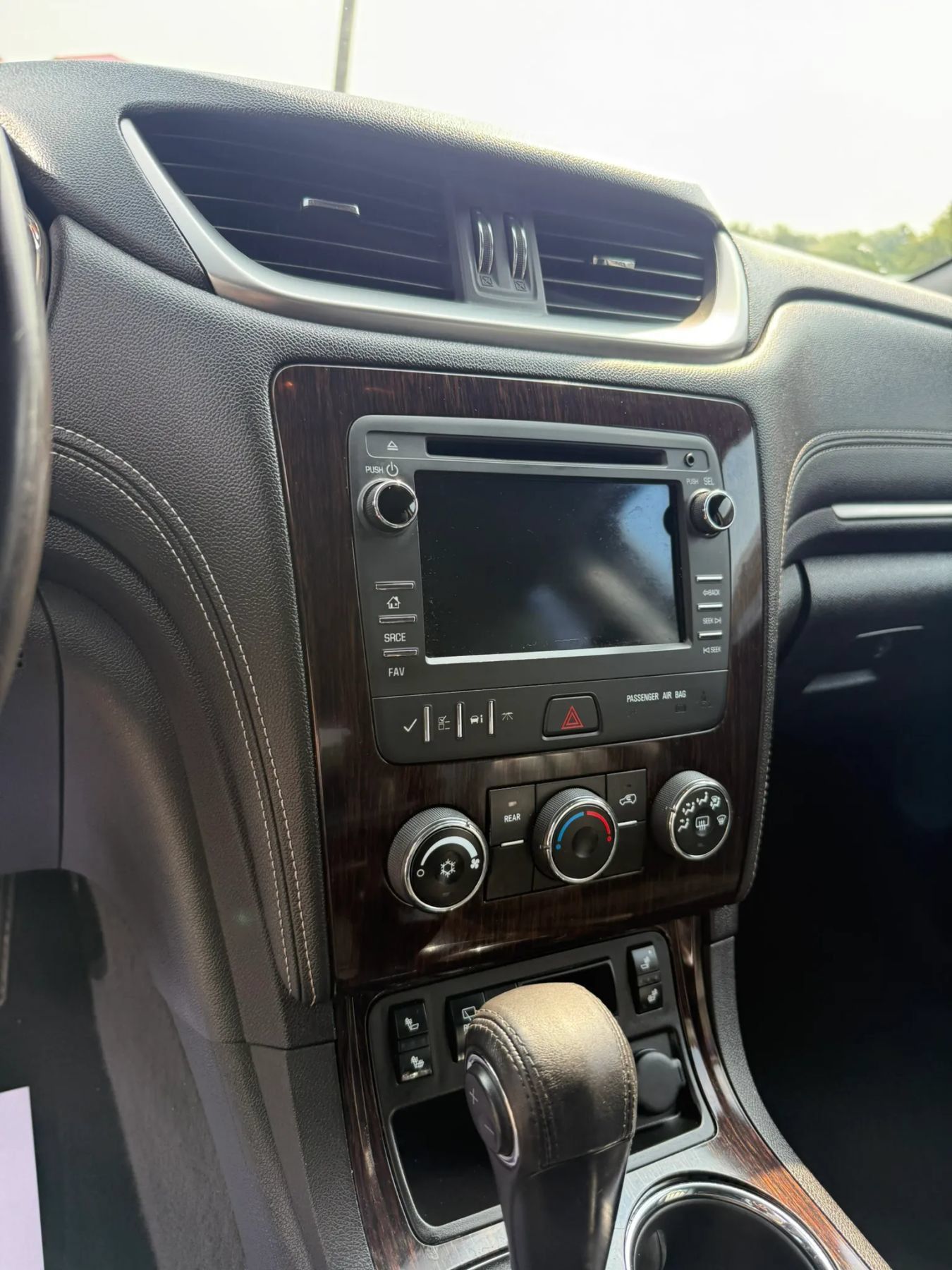 Used 2017 Chevrolet Traverse LT w/ Style and Technology Package FWD image 13