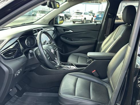 Used 2022 Buick Encore GX Essence image 8