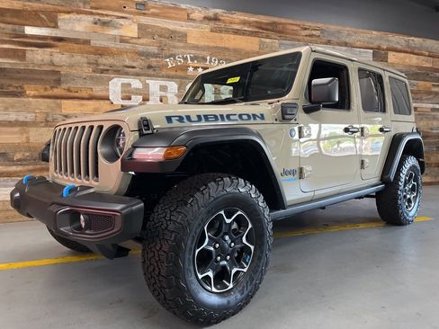 Used 2022 Jeep Wrangler Unlimited Rubicon 4xe w/ Cold Weather Group image 17