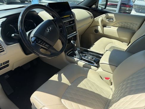 Used 2023 INFINITI QX80 Sensory w/ All-Season Package AWD/4WD image 3