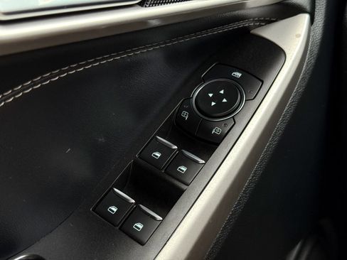 Certified 2022 Ford Explorer XLT w/ Equipment Group 202A image 35