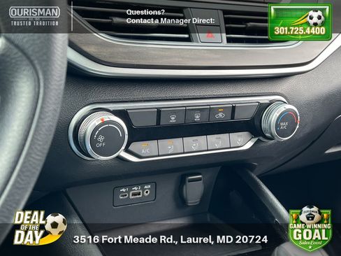 Used 2024 Nissan Altima 2.5 SV AWD/4WD image 14