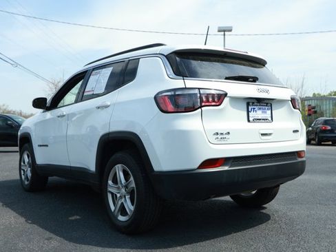 Used 2024 Jeep Compass Latitude w/ Altitude Special Edition image 8