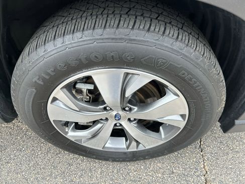Used 2023 Subaru Ascent Premium w/ Convenience Package AWD/4WD image 9