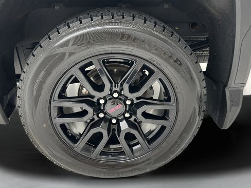 Used 2024 GMC Sierra 1500 Elevation w/ Preferred Package AWD/4WD image 11