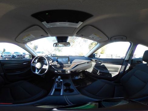 Used 2025 Nissan Altima 2.5 SV image 43