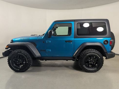 Used 2020 Jeep Wrangler Sport AWD/4WD image 4