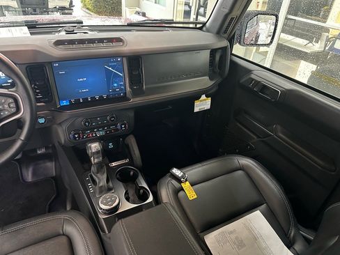 Certified 2025 Ford Bronco Badlands image 27