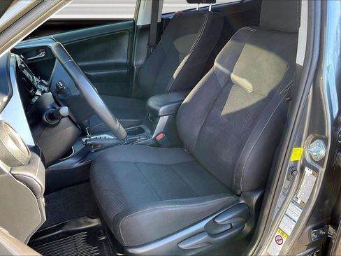 Used 2017 Toyota RAV4 XLE image 27