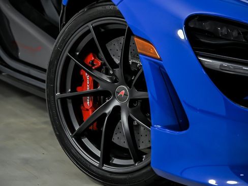 Used 2018 McLaren 720S Performance RWD image 4