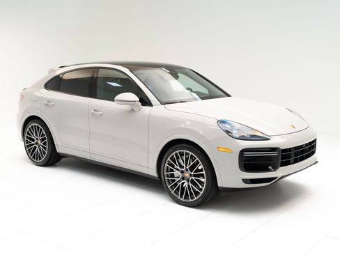 Used 2023 Porsche Cayenne Turbo image 7