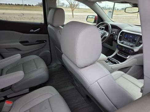 Used 2021 GMC Acadia SLT w/ Technology Package AWD/4WD image 44