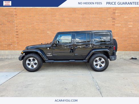 Used 2017 Jeep Wrangler Unlimited Sahara w/ Dual Top Group AWD/4WD image 6