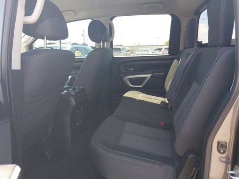 Used 2021 Nissan Titan SV w/ SV Convenience Package AWD/4WD image 8