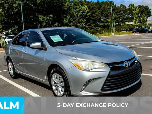 Used 2016 Toyota Camry LE FWD image 4