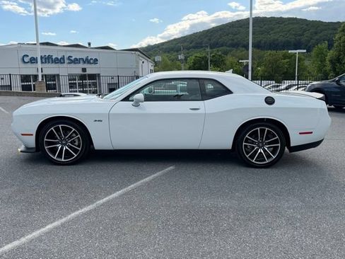Used 2023 Dodge Challenger R/T w/ Plus Package RWD image 10