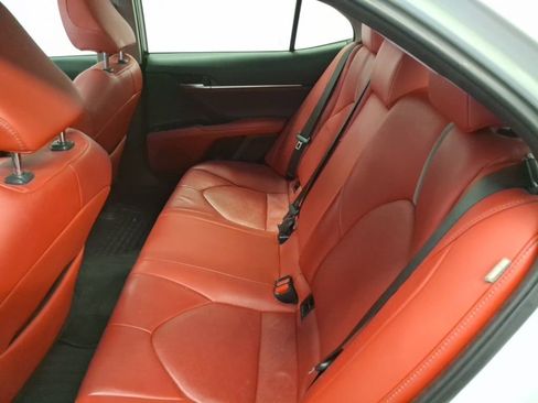 Used 2018 Toyota Camry XSE image 13