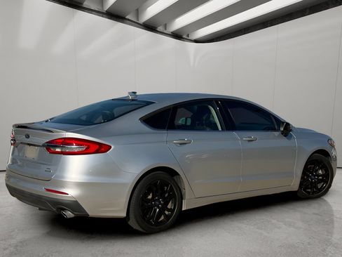 Used 2019 Ford Fusion SE w/ Equipment Group 151A FWD image 5