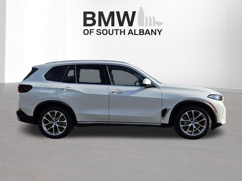New 2026 BMW X5 xDrive50e image 3