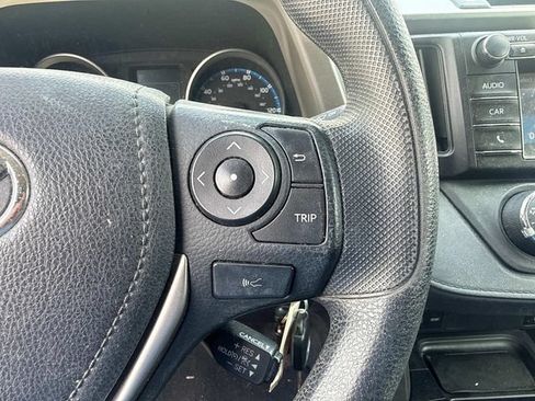Used 2017 Toyota RAV4 LE FWD image 28