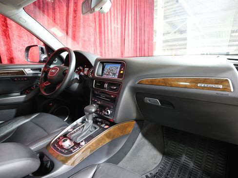 Used 2016 Audi Q5 2.0T Premium Plus w/ Technology Package image 22