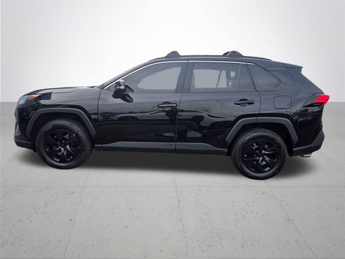 Used 2021 Toyota RAV4 LE image 7