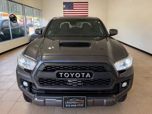 Used 2018 Toyota Tacoma TRD Sport w/ Technology Package AWD/4WD image 2