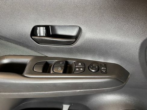 Used 2019 Nissan Kicks S FWD image 19