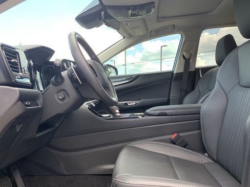 Used 2025 Lexus NX 250 FWD w/ Accessory Package (2T) image 16