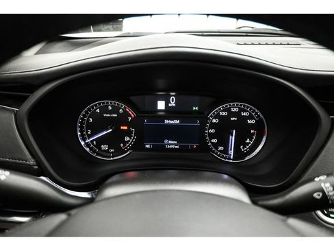 Used 2023 Cadillac XT4 Luxury w/ Cold Weather Package FWD image 13