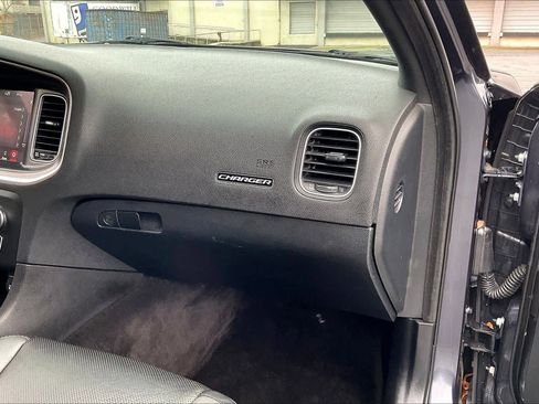 Used 2018 Dodge Charger R/T w/ Plus Group image 19