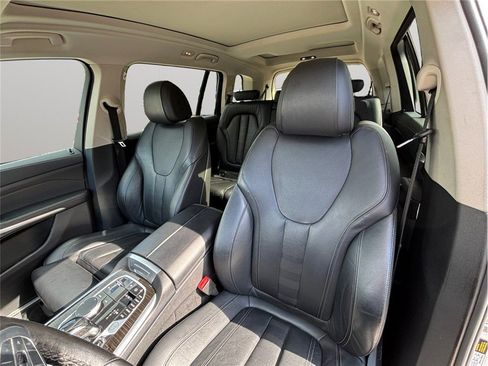 Used 2021 BMW X7 xDrive40i w/ Parking Assistance Package image 22
