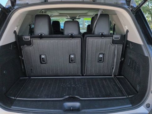 Used 2025 Nissan Pathfinder SL w/ SL Premium Package FWD image 12