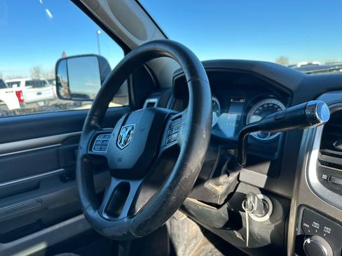 Used 2015 RAM 3500 SLT w/ Cold Weather Group image 16