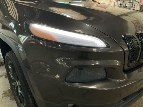 Used 2014 Jeep Cherokee Latitude w/ Cold Weather Group AWD/4WD image 27