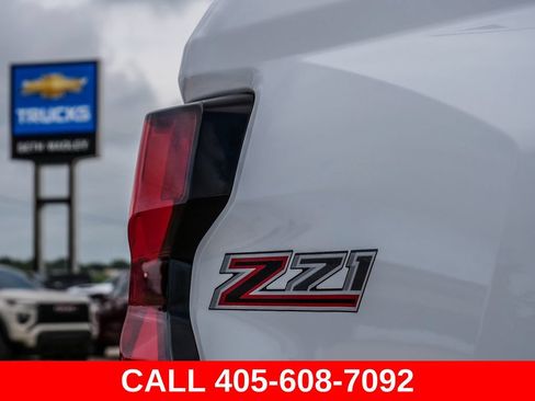 Used 2023 Chevrolet Colorado Z71 w/ Z71 Convenience Package 2 AWD/4WD image 12
