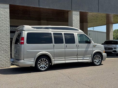 Used 2019 GMC Savana 2500 RWD image 15