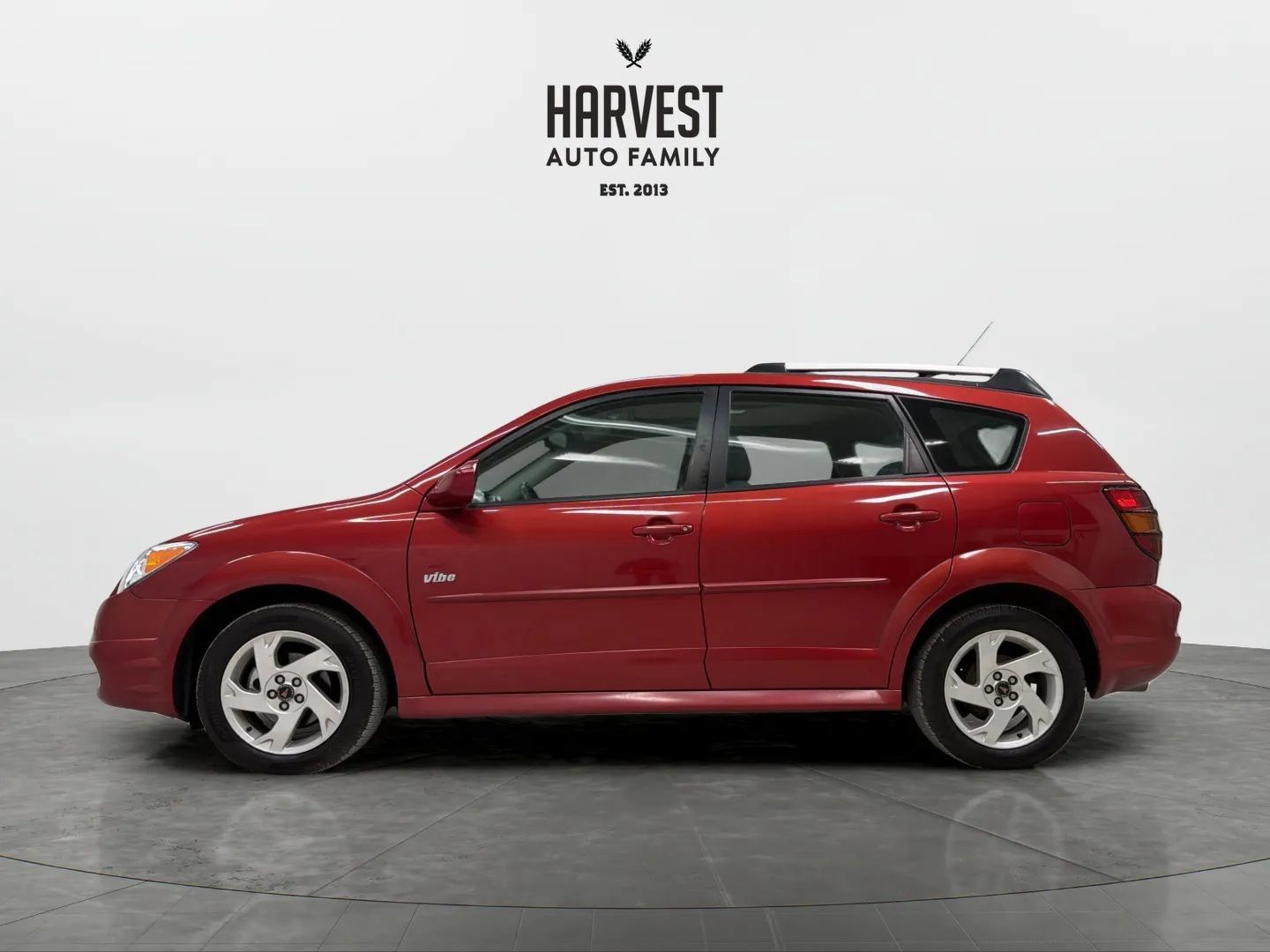 Used 2006 Pontiac Vibe w/ Sport Package FWD image 2