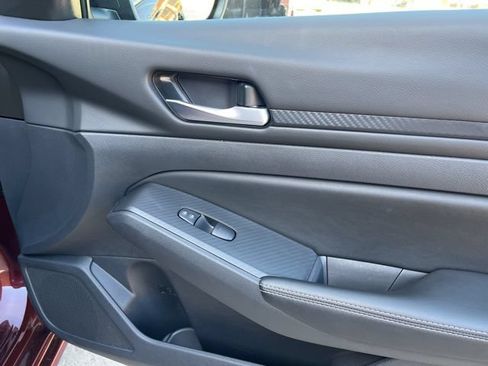 Used 2025 Nissan Altima 2.5 SV FWD image 22