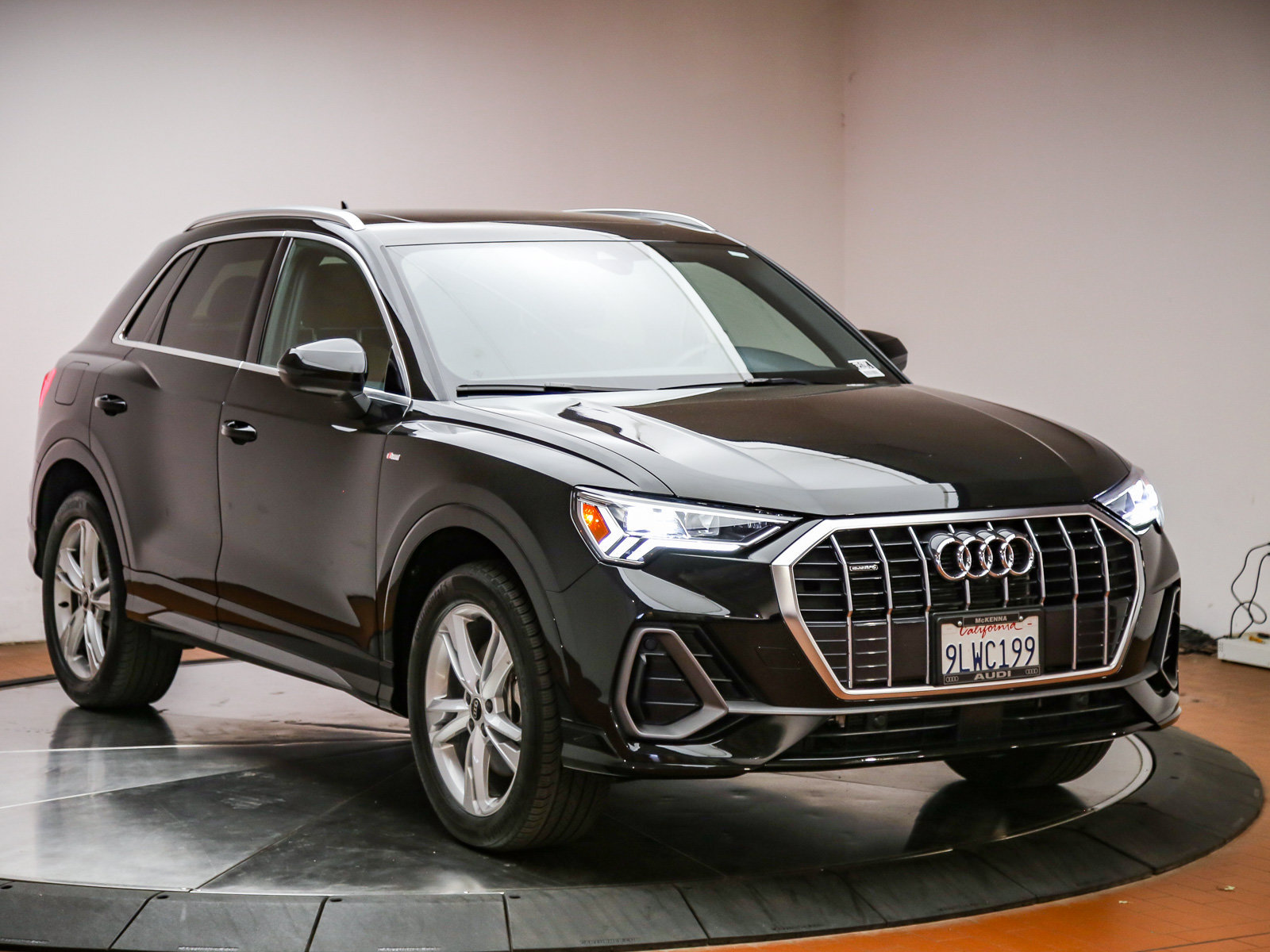 Certified 2024 Audi Q3 2.0T Premium Plus w/ Premium Plus Package AWD/4WD image 3