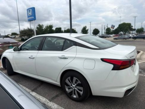 Used 2022 Nissan Altima 2.5 S FWD image 6
