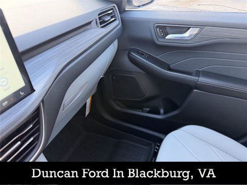 New 2026 Ford Escape PHEV w/ PHEV Premium Package image 19